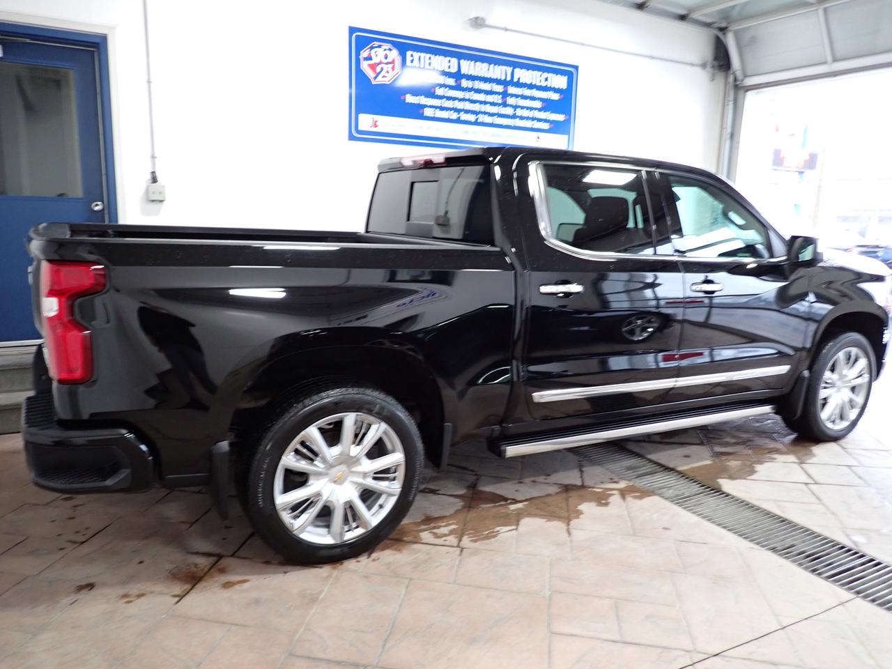 2024 Chevrolet Silverado 1500 High Country 5.5 BOX 4WD CREW LEATHER NAVI SUNROOF *DIESEL* Photo