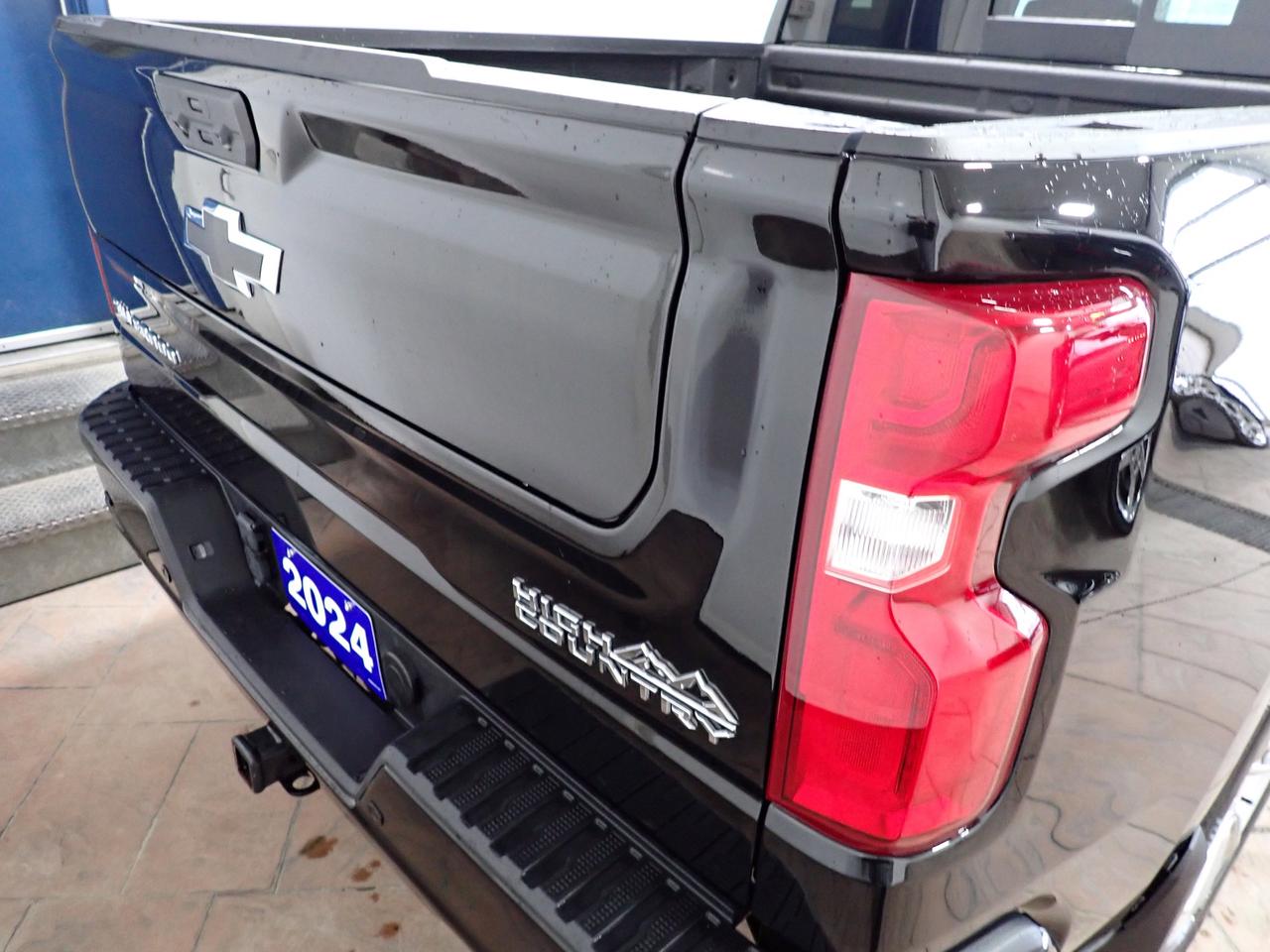 2024 Chevrolet Silverado 1500 High Country 5.5 BOX 4WD CREW LEATHER NAVI SUNROOF *DIESEL* Photo2