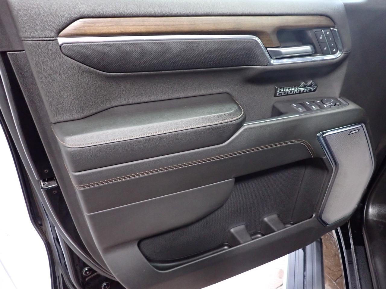 2024 Chevrolet Silverado 1500 High Country 5.5 BOX 4WD CREW LEATHER NAVI SUNROOF *DIESEL* Photo