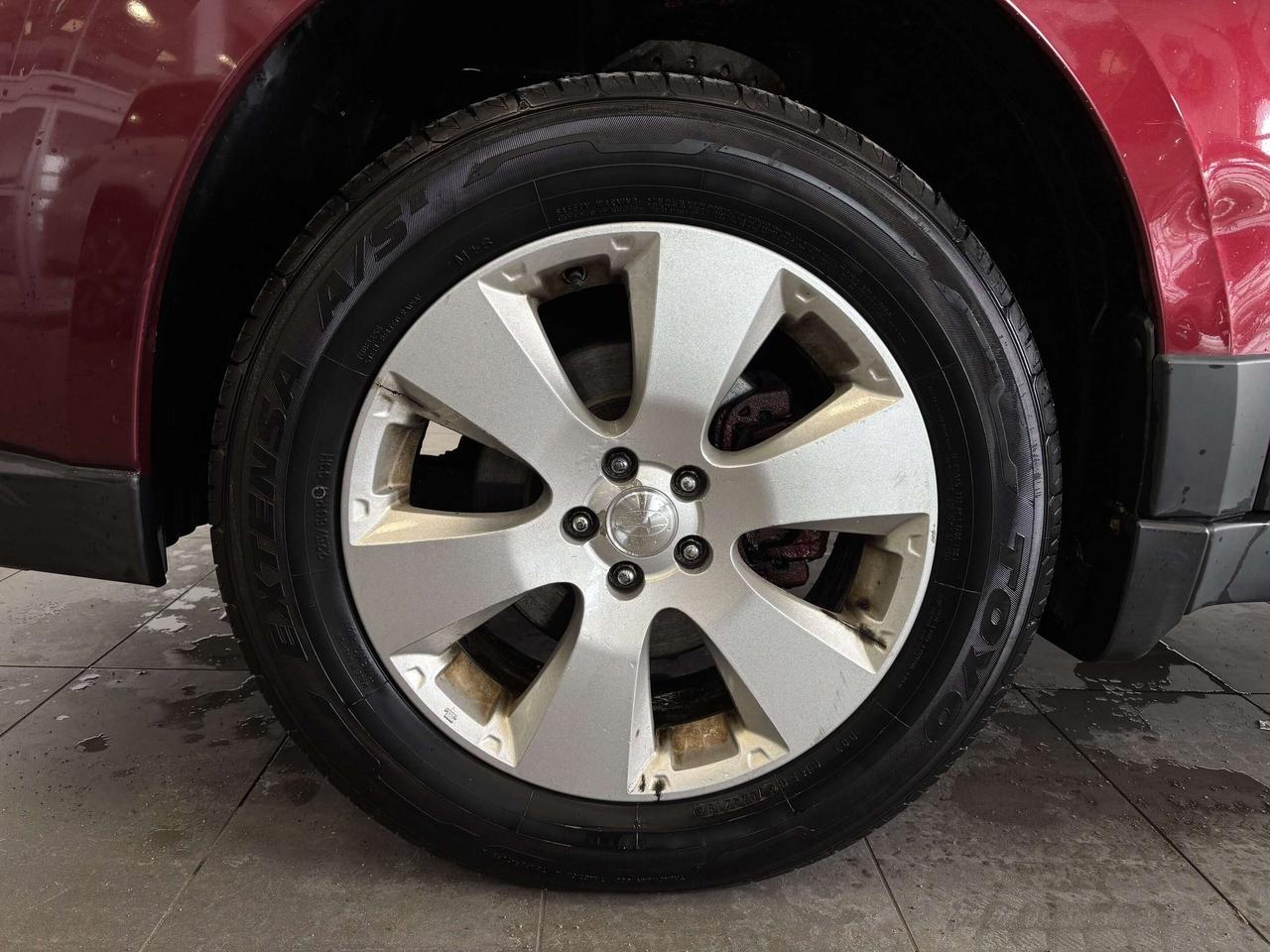 2012 Subaru Outback LIMITED Photo