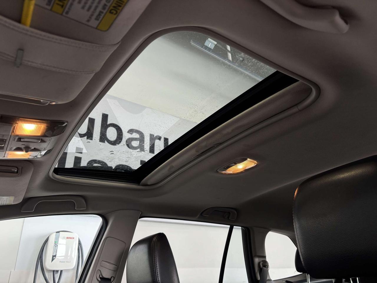 2012 Subaru Outback LIMITED Photo