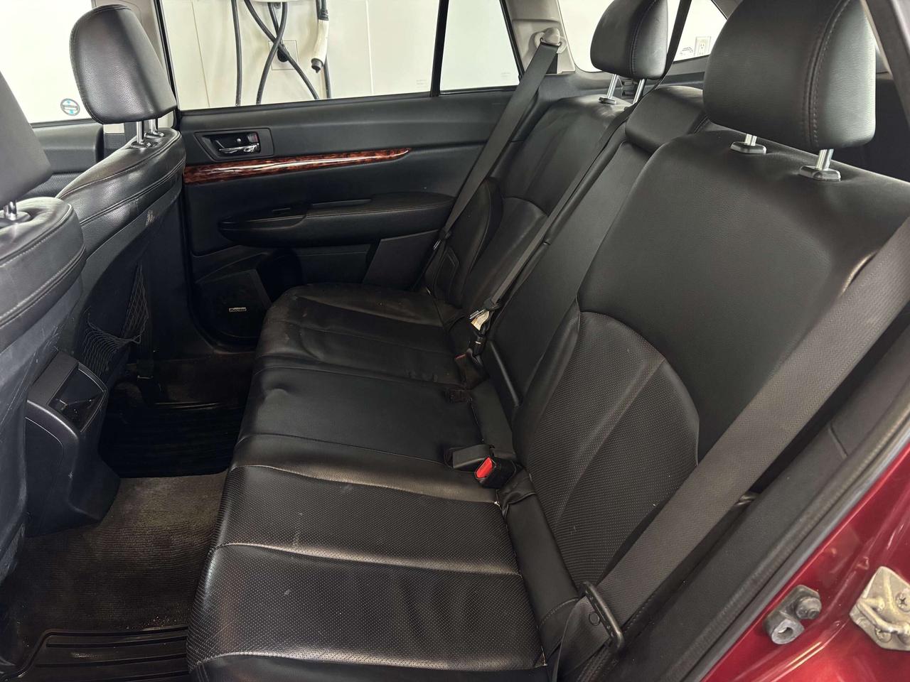 2012 Subaru Outback LIMITED Photo