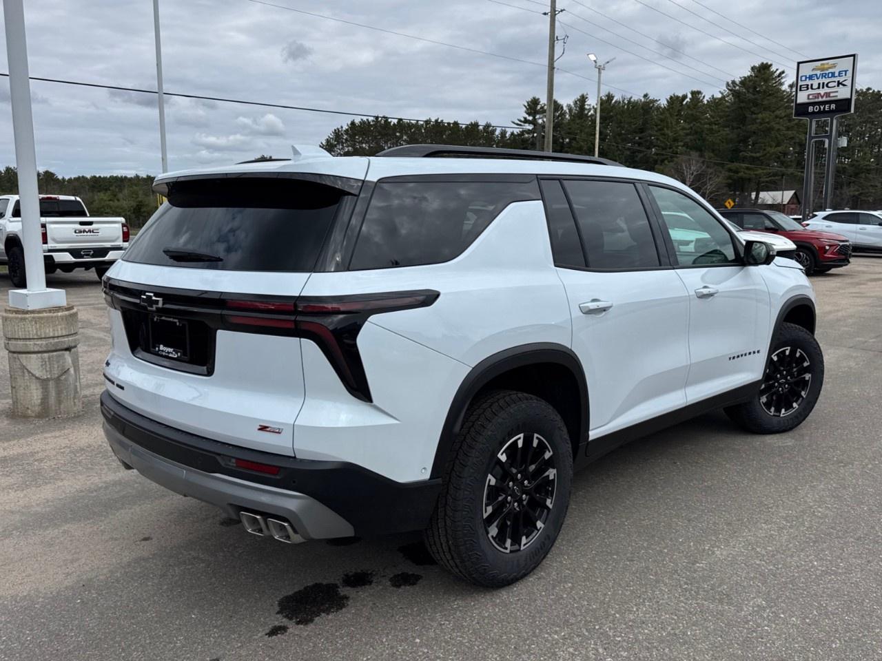 2026 Chevrolet Traverse AWD 4dr Z71 Photo4