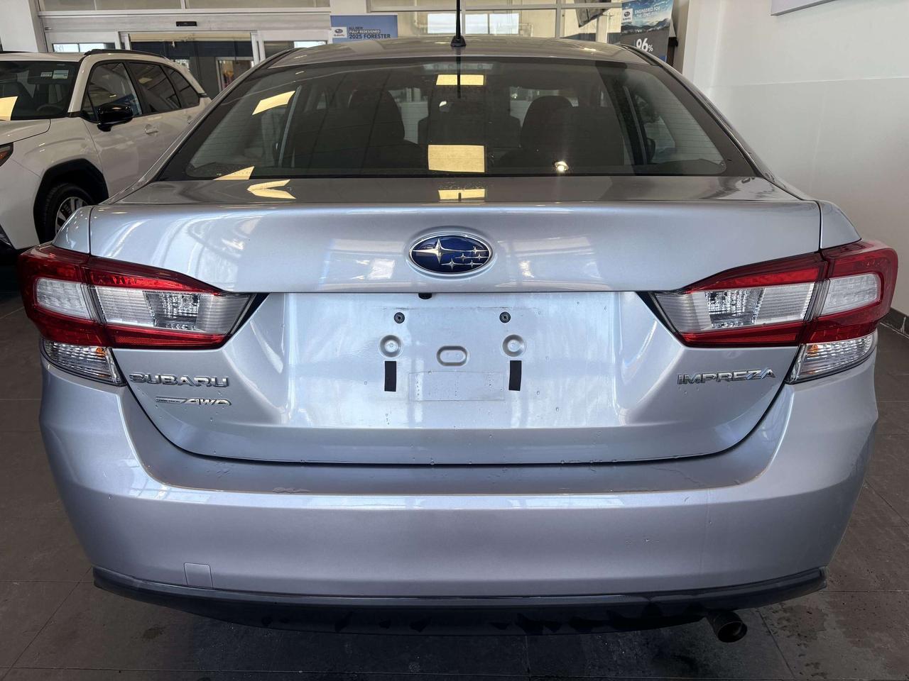 2020 Subaru Impreza VERY LOW KM   1 OWNER   CLEAN CARFAX   2 RIM SETS Photo