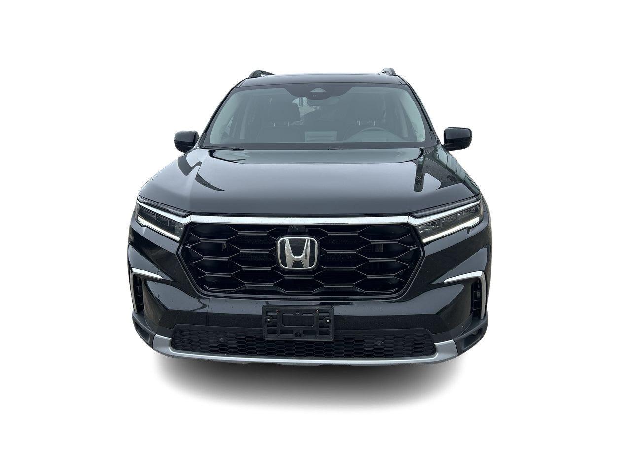 2023 Honda Pilot Touring   One Owner Accident-Free Photo