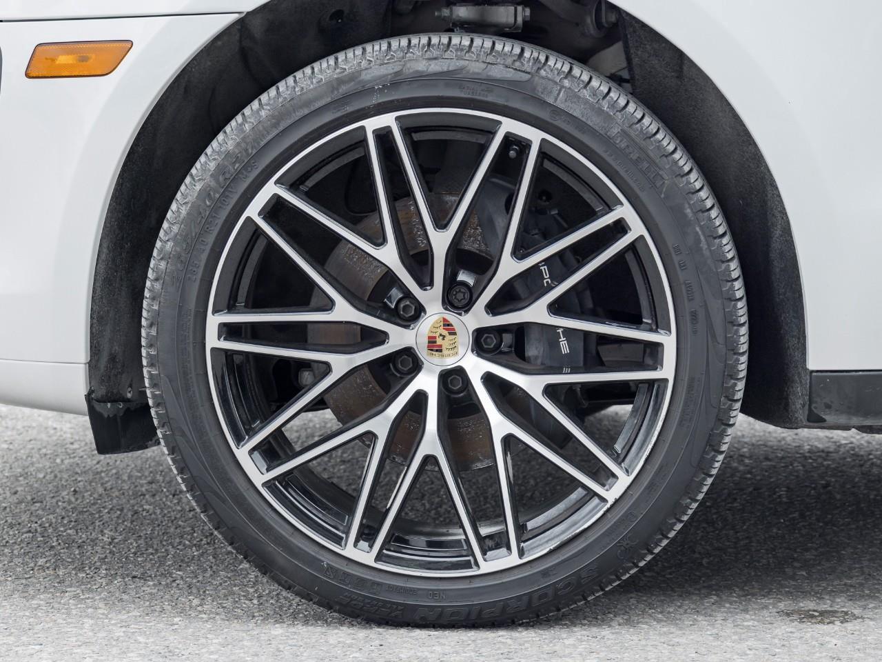 2023 Porsche Macan  Photo