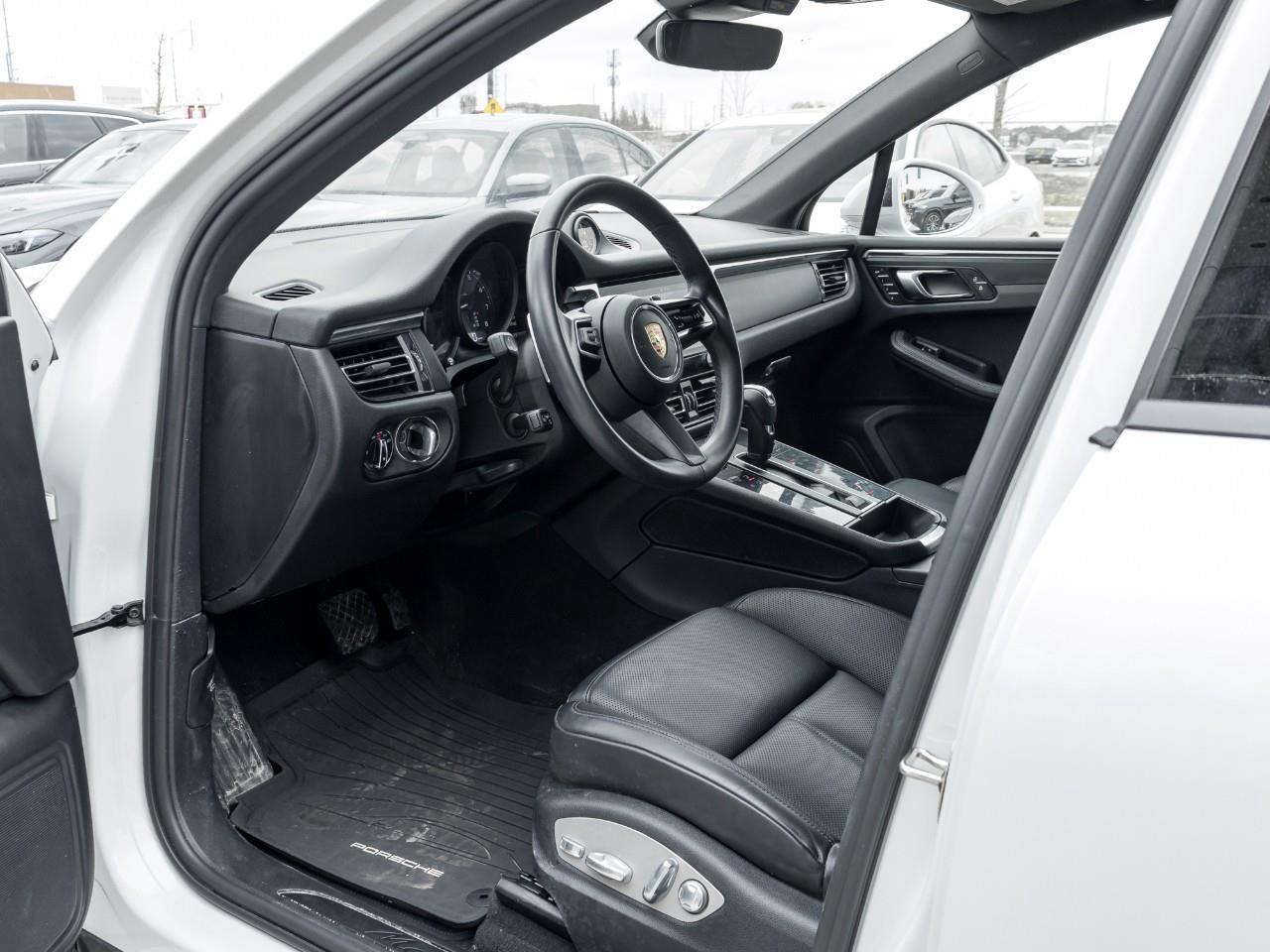 2023 Porsche Macan  Photo