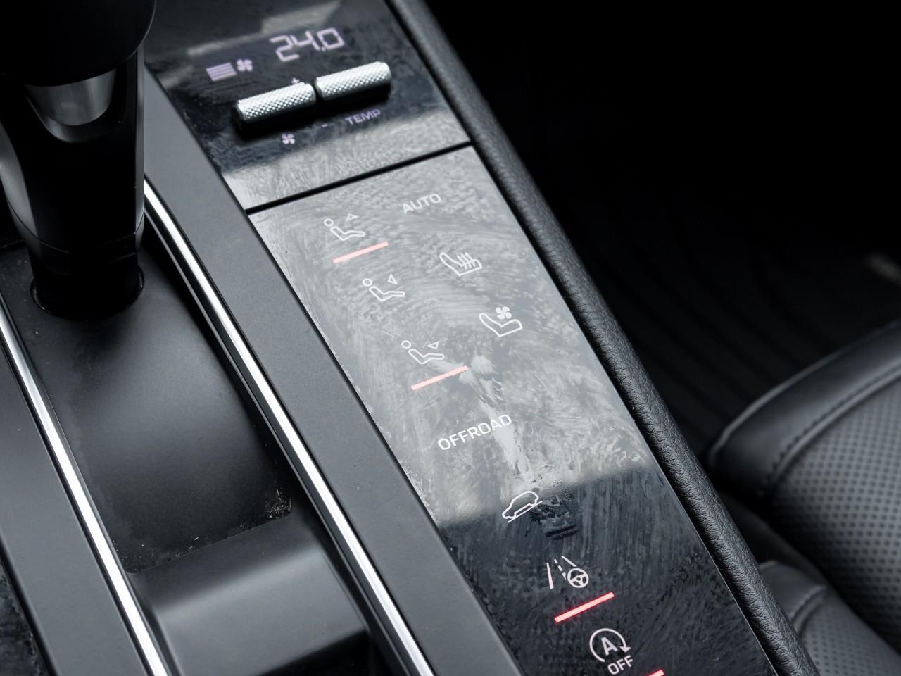 2023 Porsche Macan  Photo