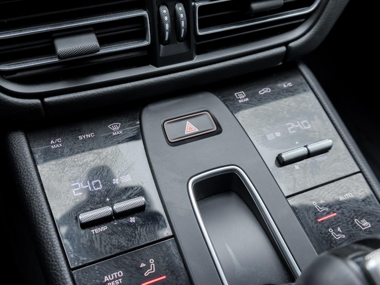 2023 Porsche Macan  Photo