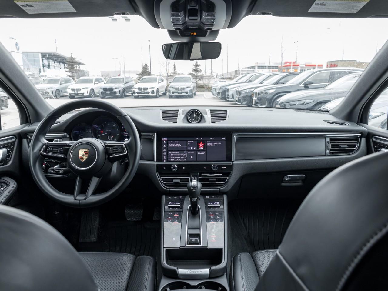 2023 Porsche Macan  Photo