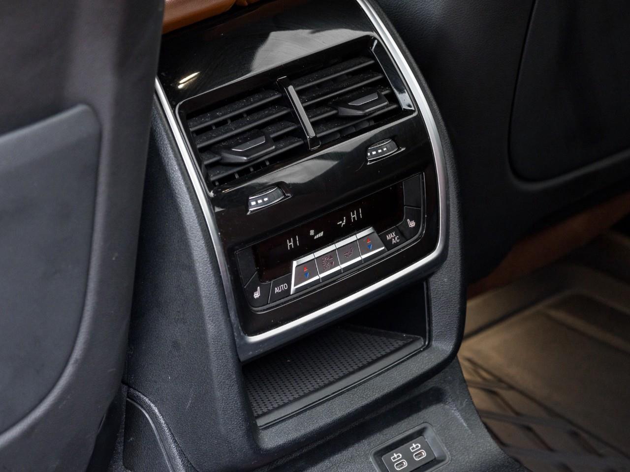 2022 BMW X7 M50i 4dr All-Wheel Drive Sports Activity Vehicle Photo