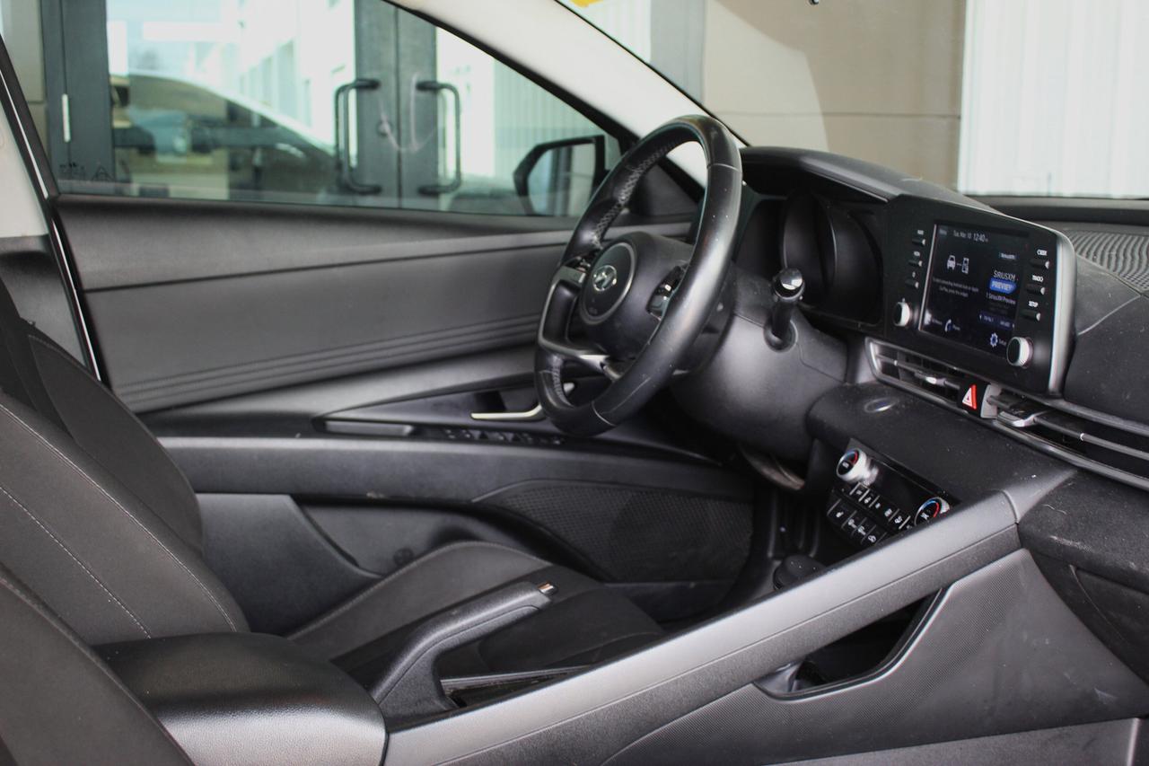 2021 Hyundai Elantra Preferred IVT w/Sun & Tech Package Photo