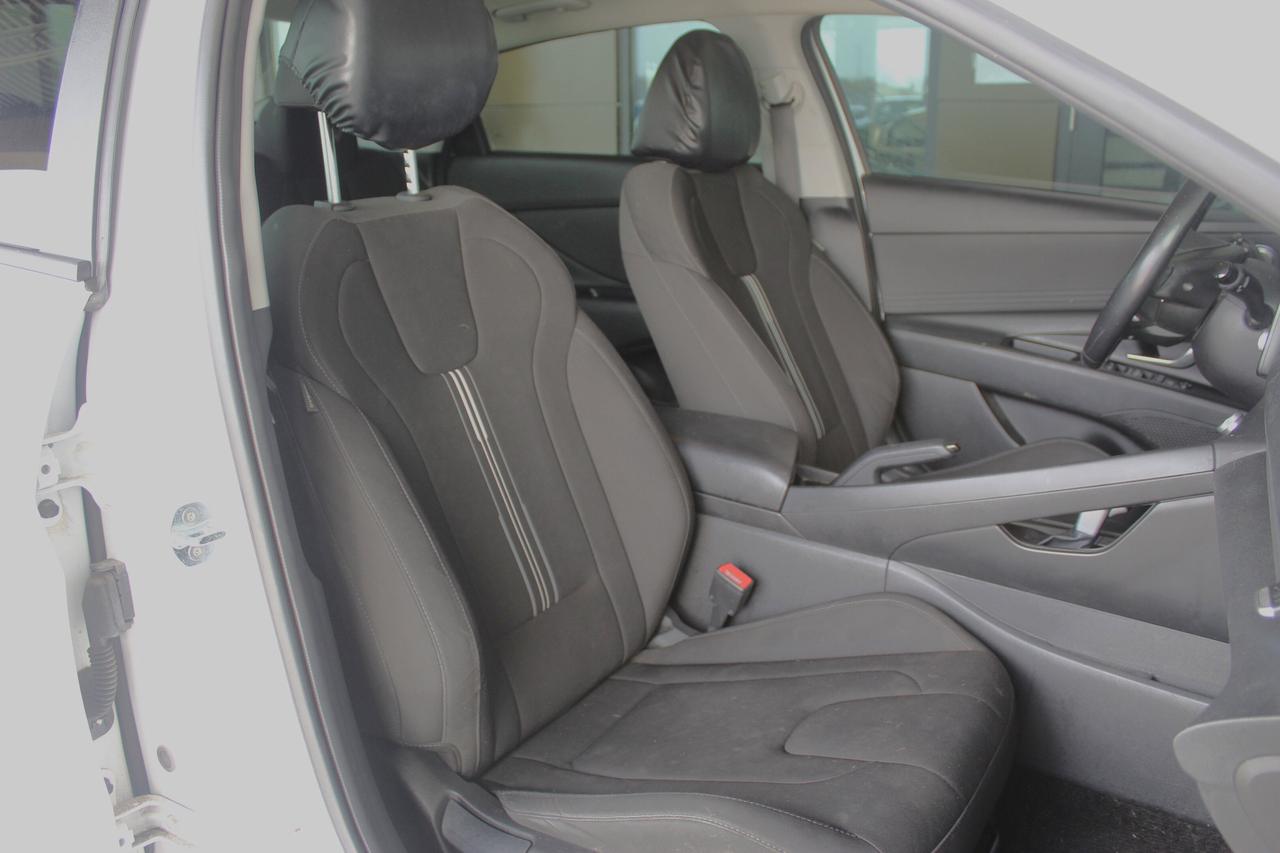 2021 Hyundai Elantra Preferred IVT w/Sun & Tech Package Photo