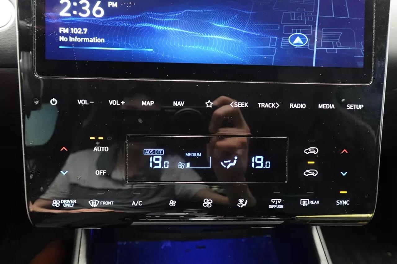 2023 Hyundai Tucson Hybrid ULTIMATE CALLIGRAPHY / HTD,COOL SEATS / POWERLIFT Photo