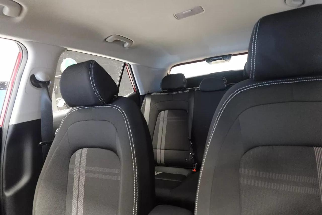 2025 Hyundai Venue PREFERRED   HEATED SEATS   HEATED WHEEL   APPLE CA Photo