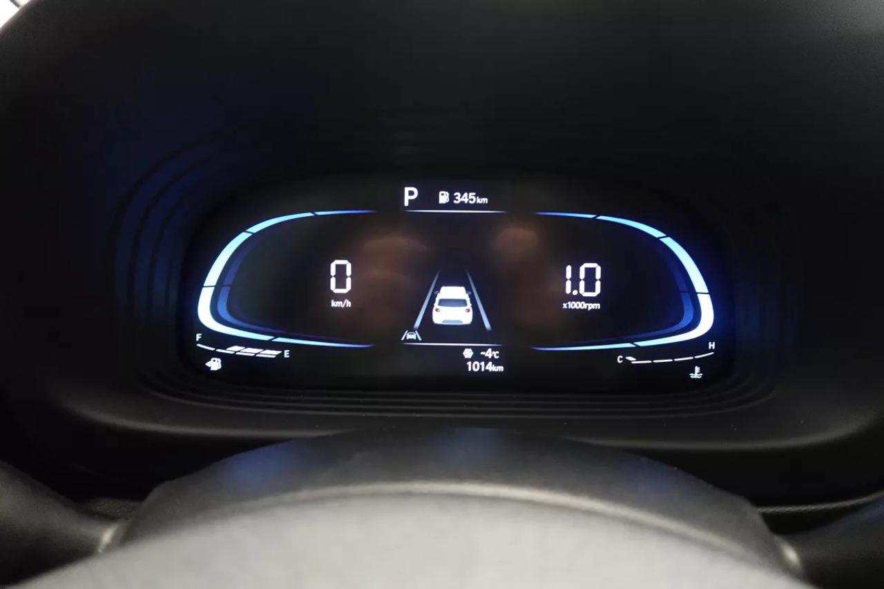 2025 Hyundai Venue PREFERRED   HEATED SEATS   HEATED WHEEL   APPLE CA Photo