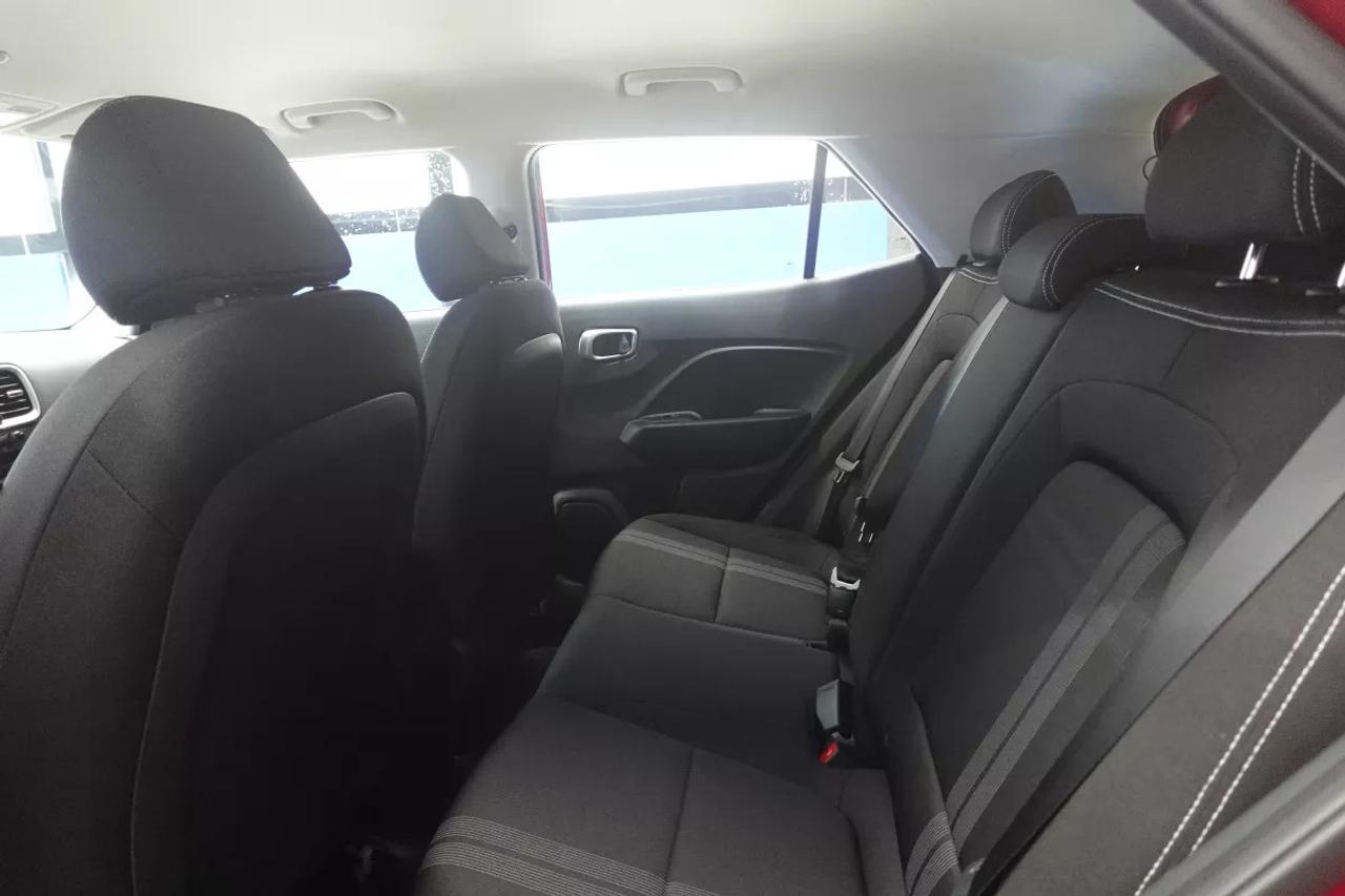 2025 Hyundai Venue PREFERRED   HEATED SEATS   HEATED WHEEL   APPLE CA Photo