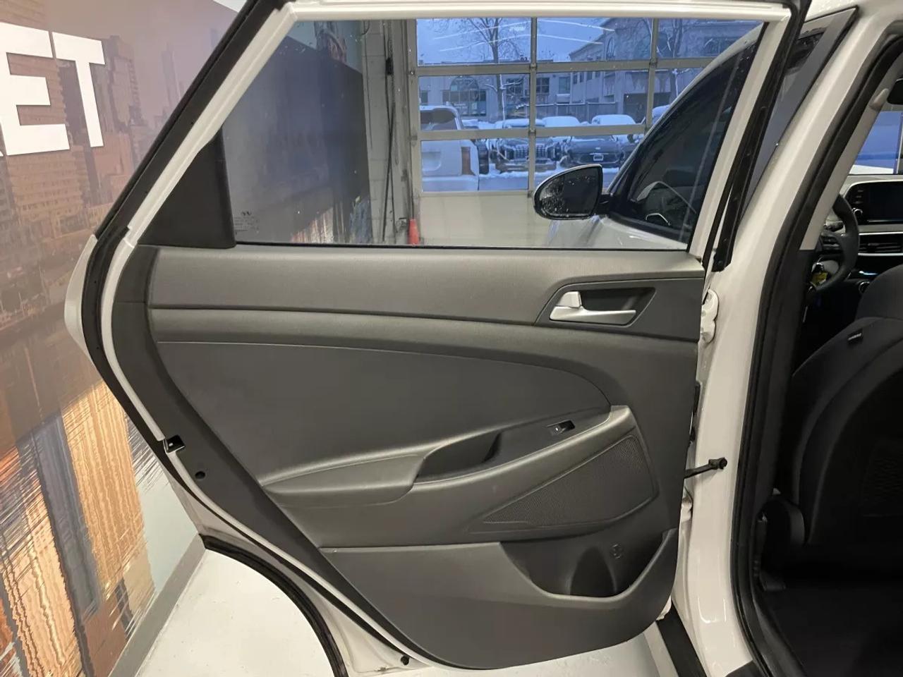 2021 Hyundai Tucson ESSENTIAL    HEATED SEATS   APPLE CARPLAY   ANDROI Photo