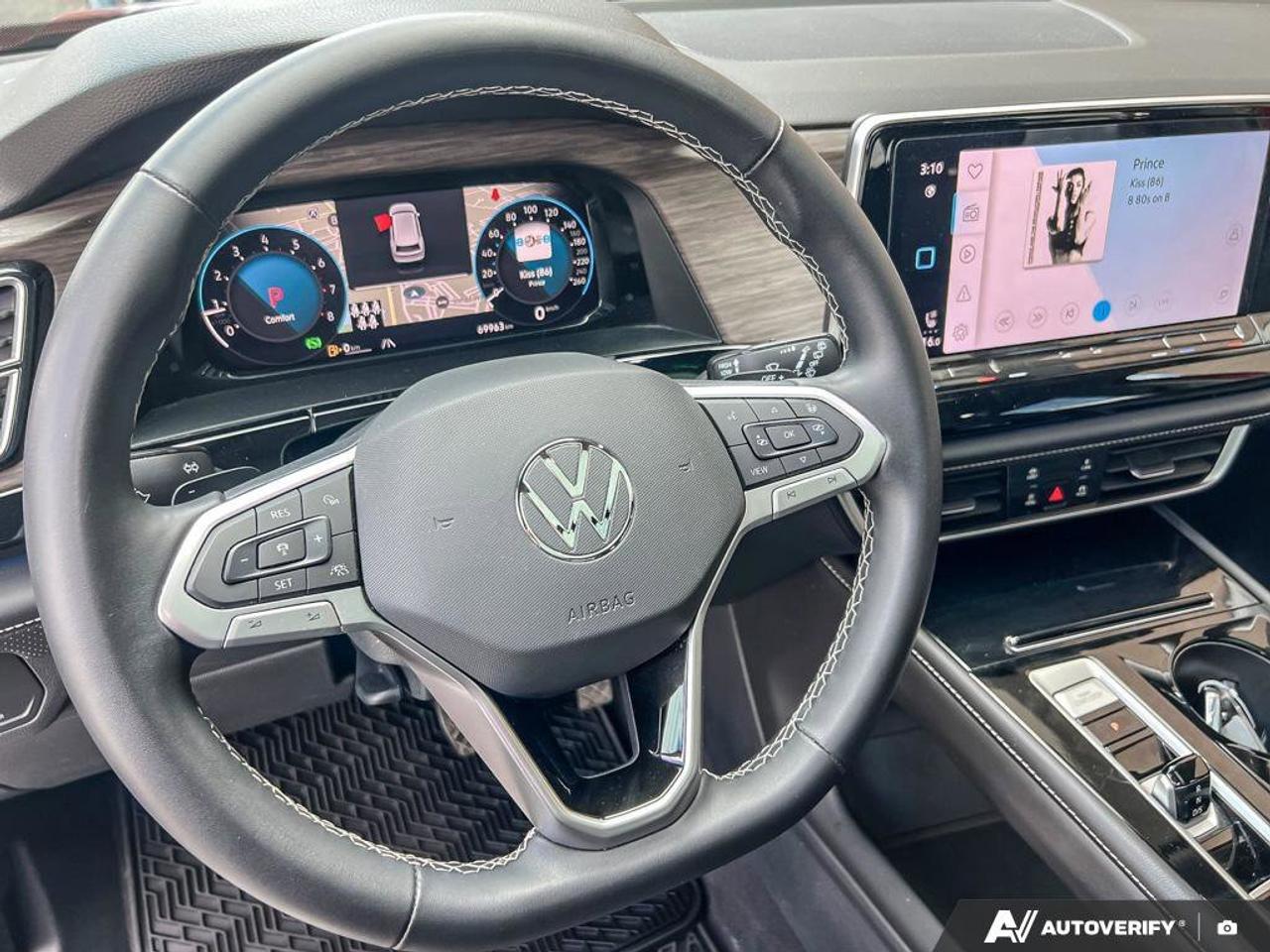 2024 Volkswagen Atlas Highline   ONE OWNER   LEATHER Photo