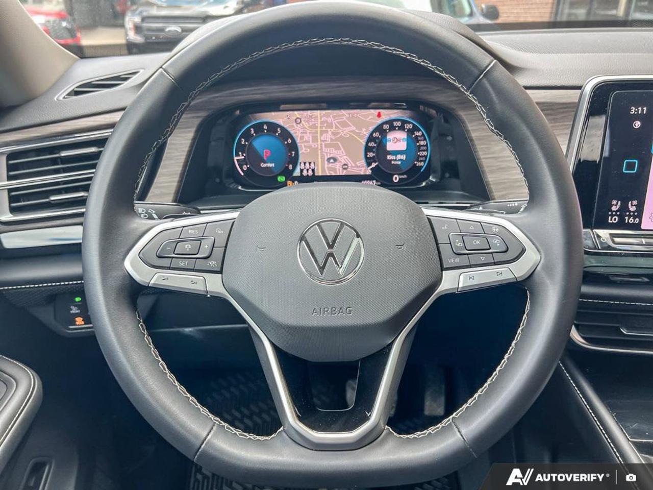 2024 Volkswagen Atlas Highline   ONE OWNER   LEATHER Photo