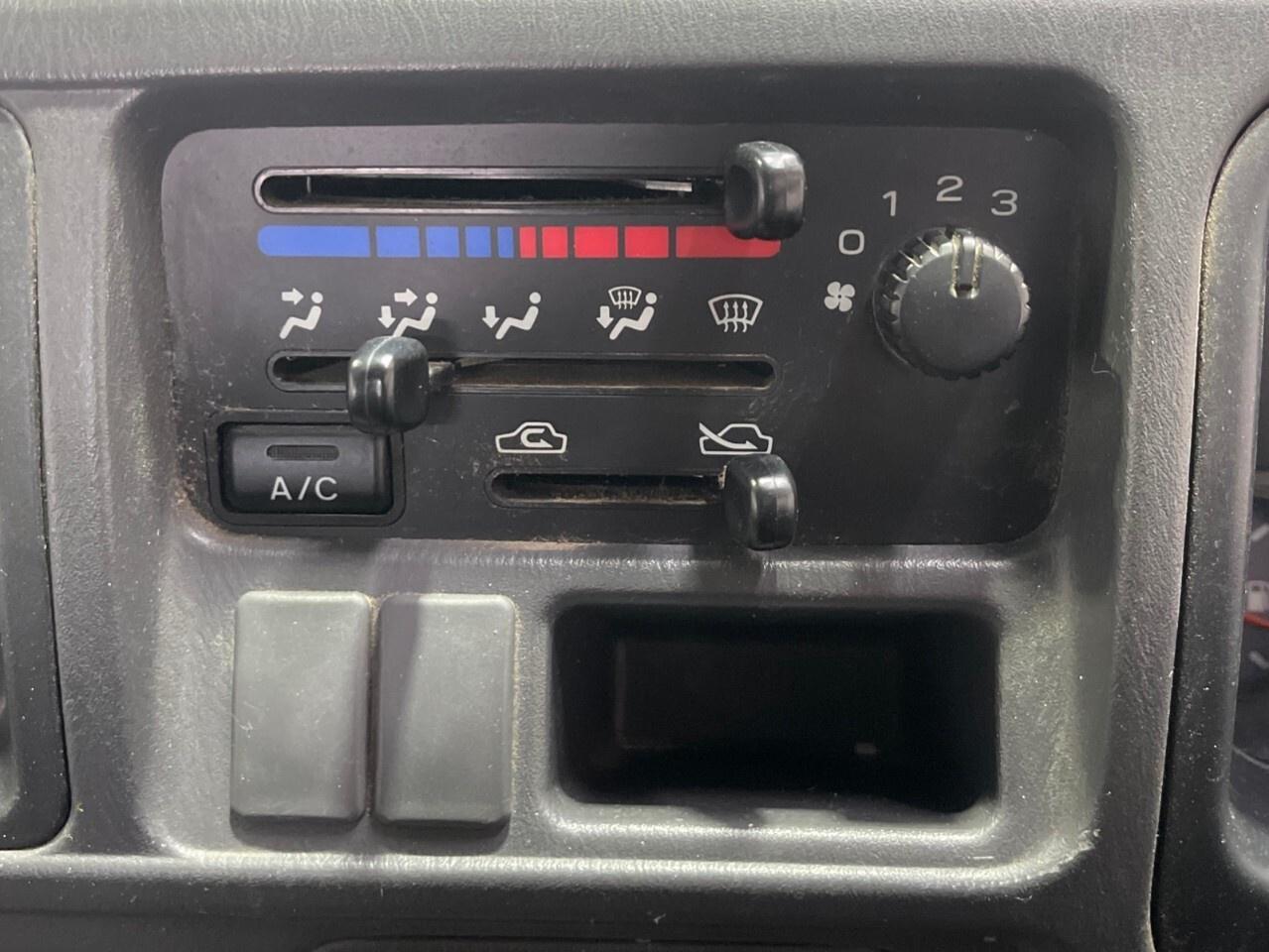 2005 Subaru Sambar RHD/low KMS/4x4/Leather seats/5spd manual Photo
