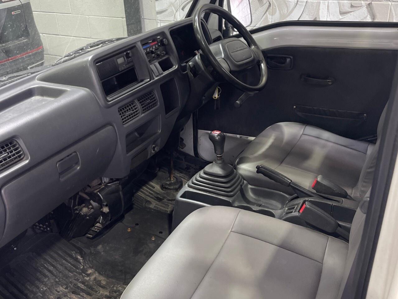 2005 Subaru Sambar RHD/low KMS/4x4/Leather seats/5spd manual Photo
