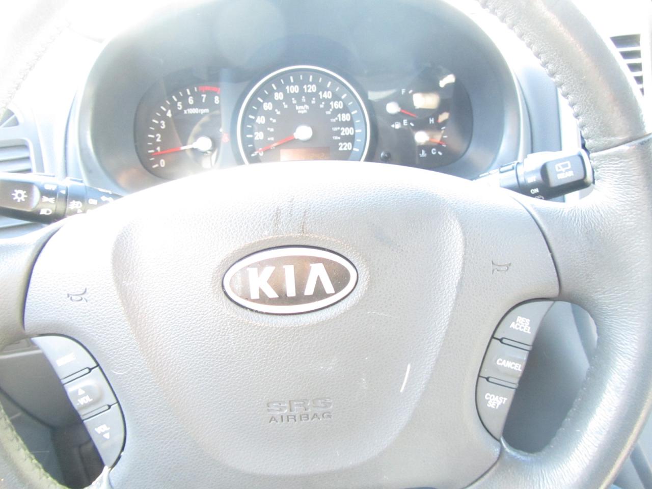 2011 Kia Sedona 4dr LWB EX Photo