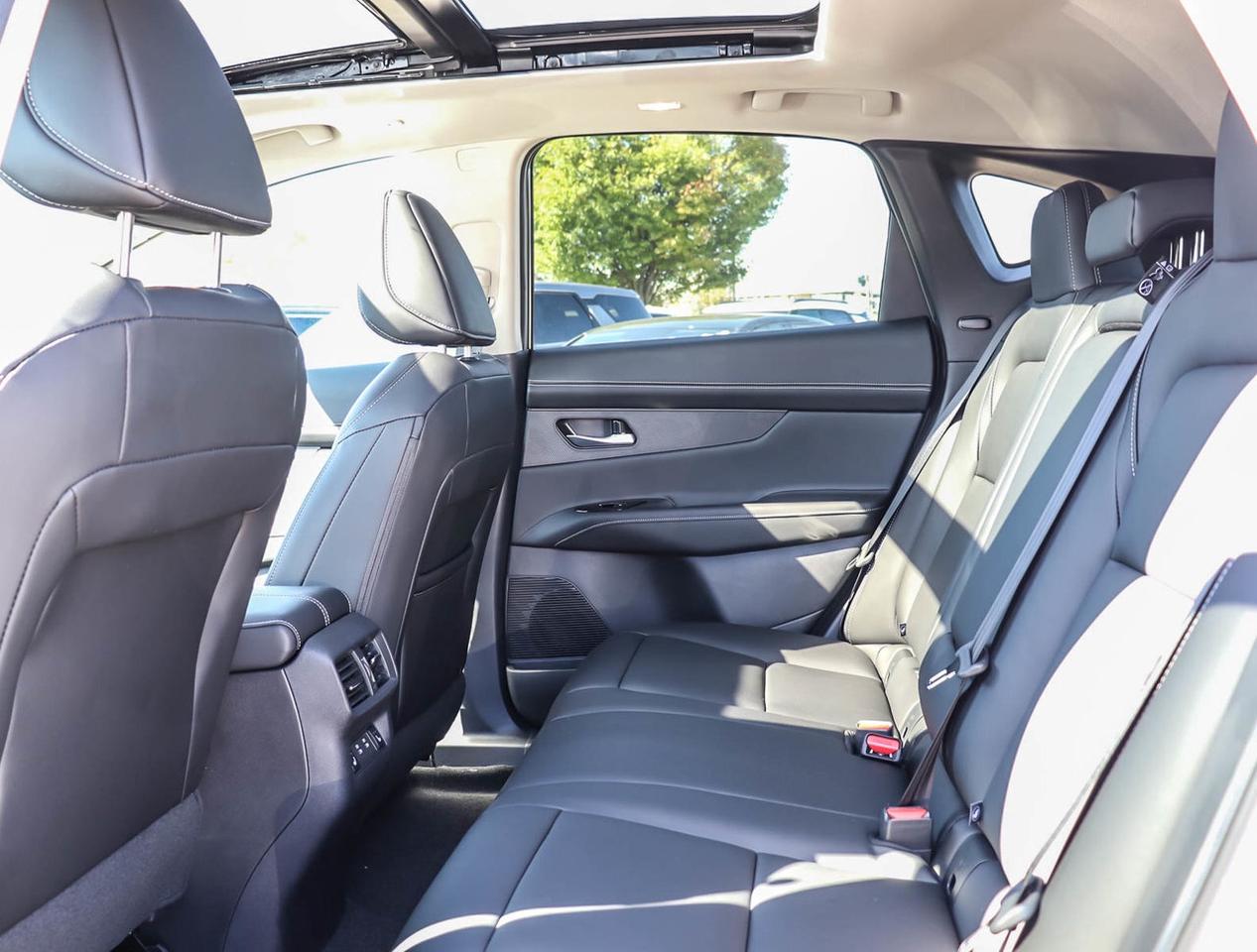 2025 Nissan Murano SL Photo