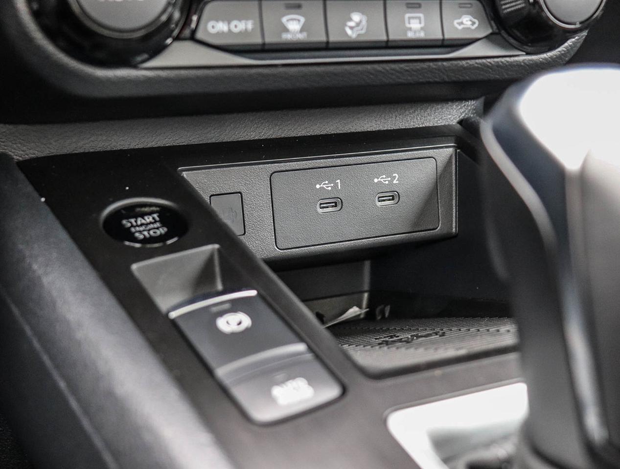 2026 Nissan Kicks SV PREMIUM AWD Photo