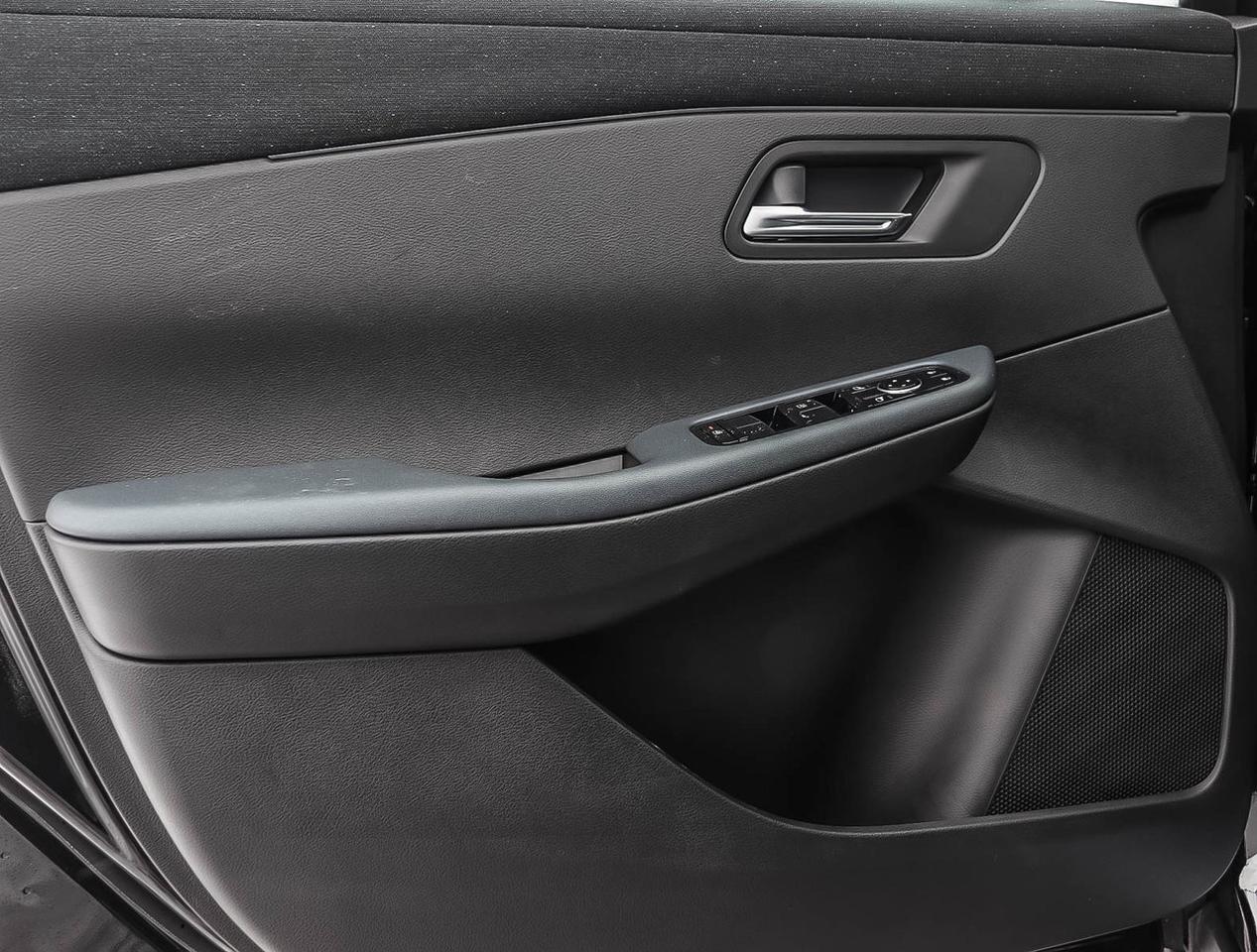 2026 Nissan Leaf S PLUS Photo