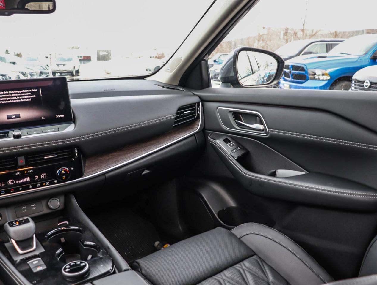 2026 Nissan Rogue Platinum Photo