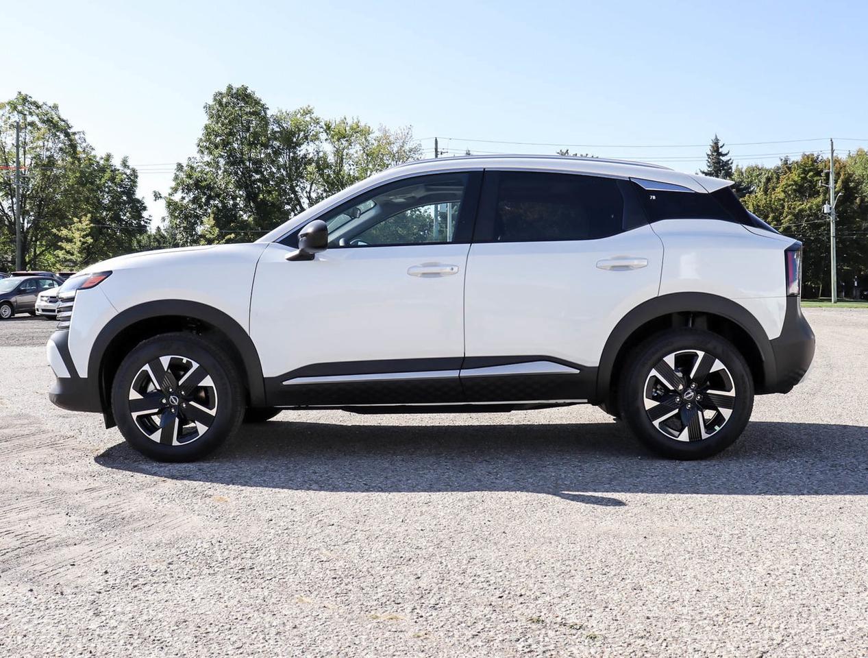 2026 Nissan Kicks SV PREMIUM AWD Photo4