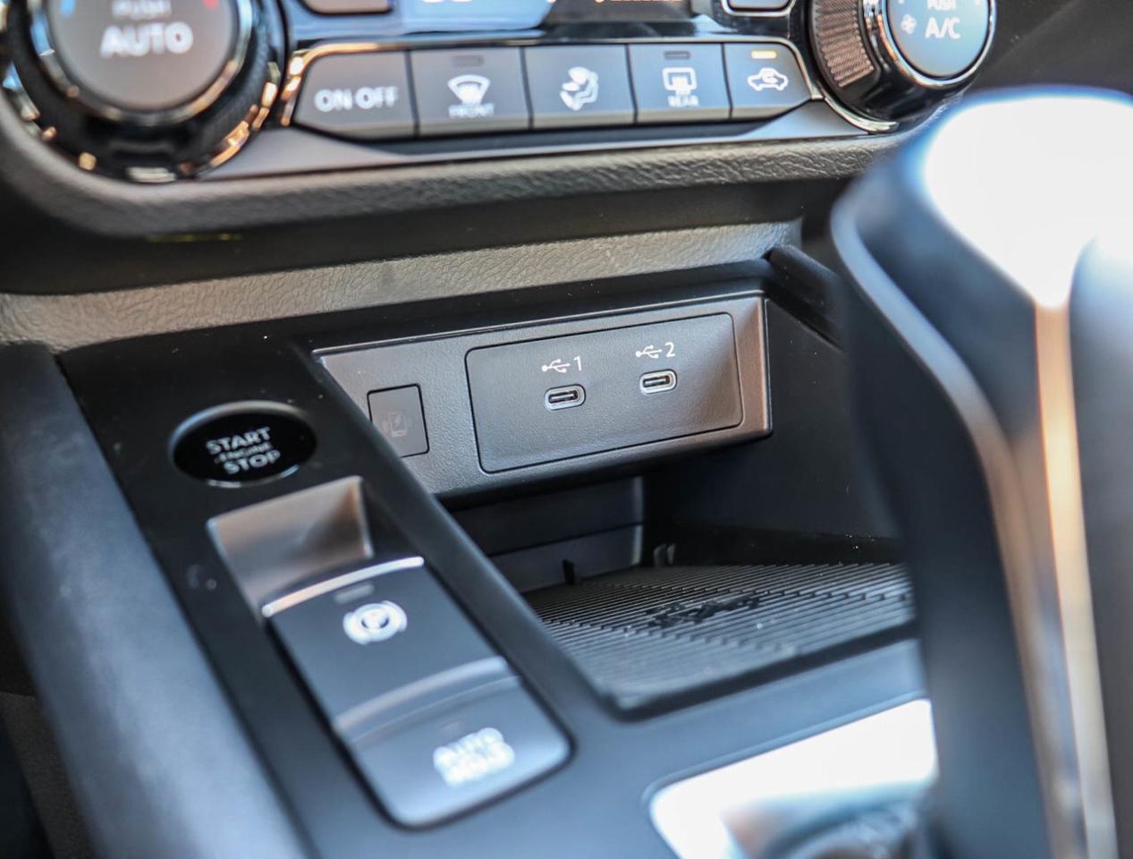 2026 Nissan Kicks SV PREMIUM AWD Photo