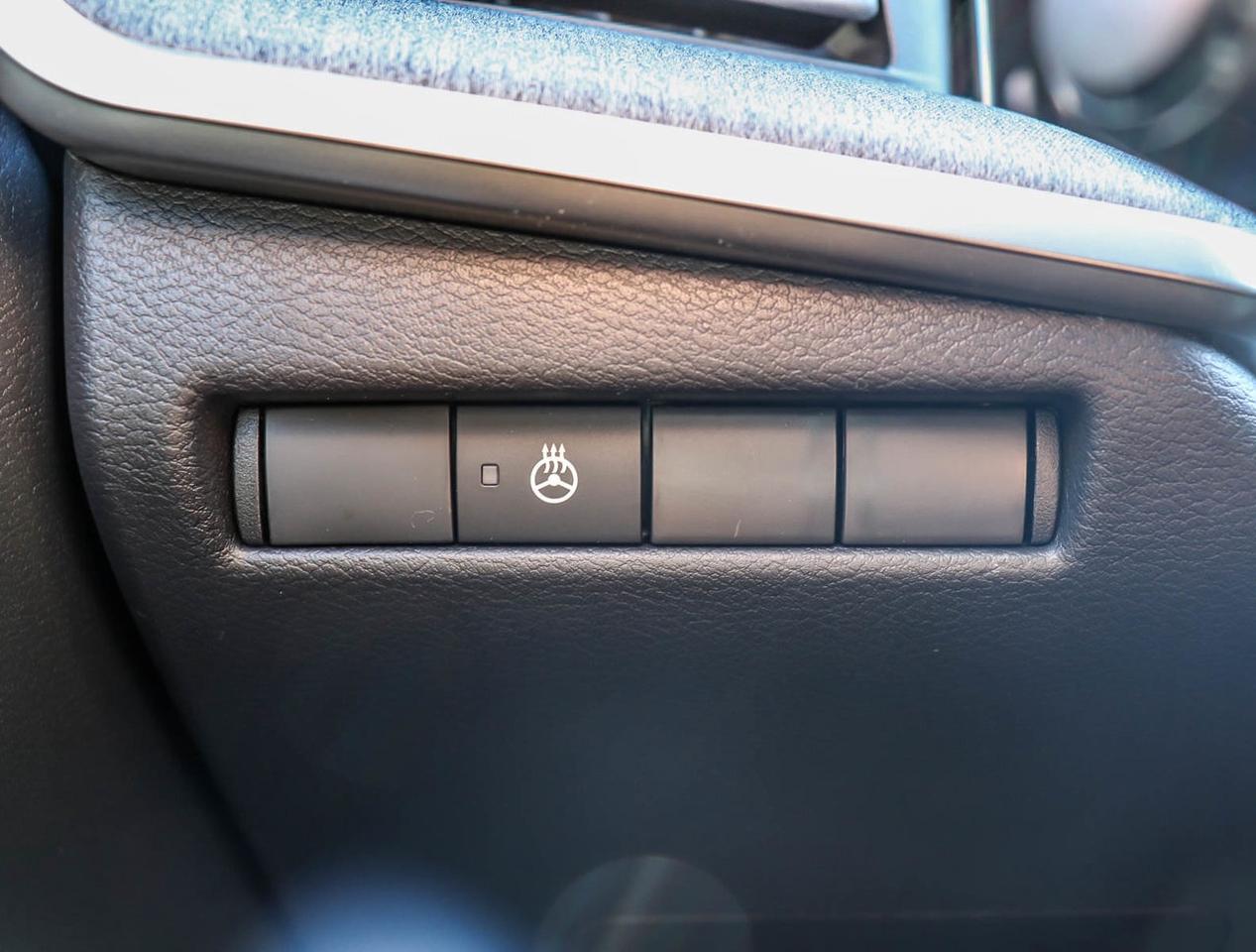 2026 Nissan Kicks SV PREMIUM AWD Photo