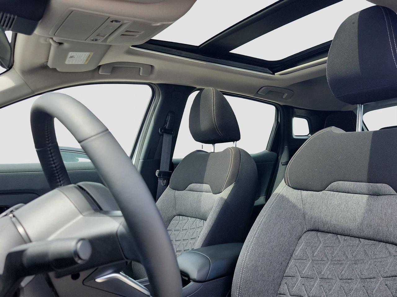 2026 Nissan Kicks SV PREMIUM AWD Photo