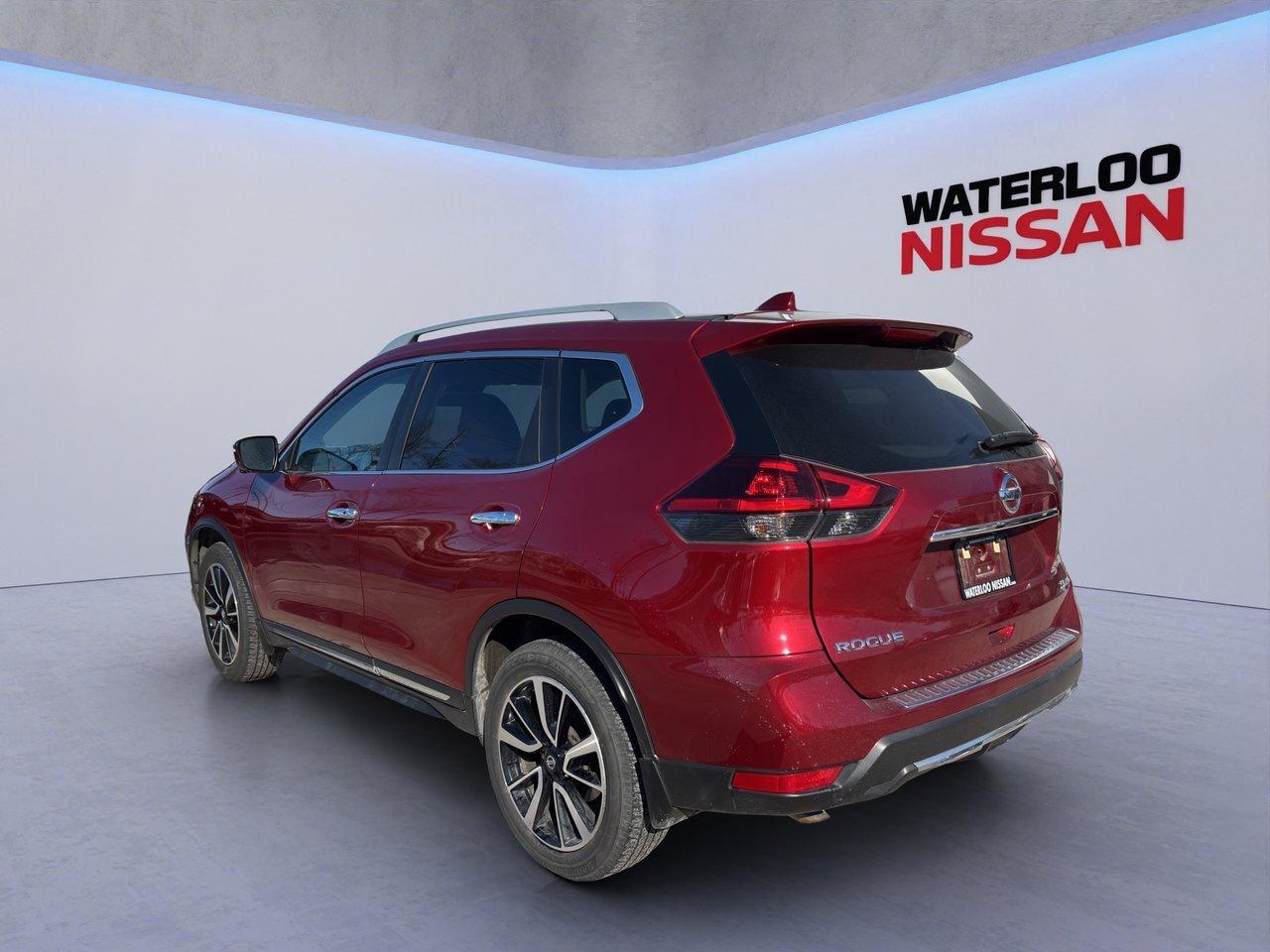 2018 Nissan Rogue SL Photo2