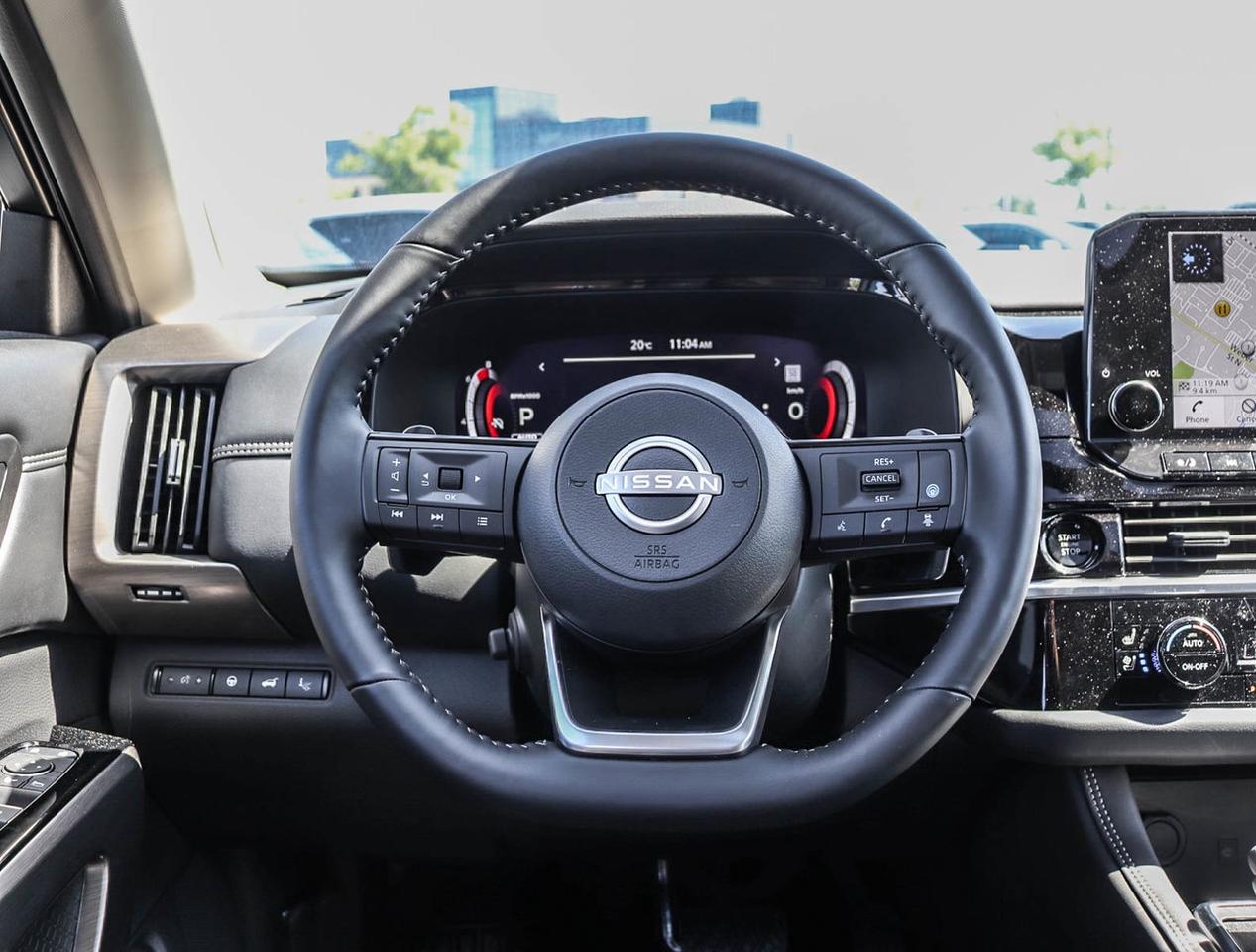 2025 Nissan Pathfinder Platinum Photo