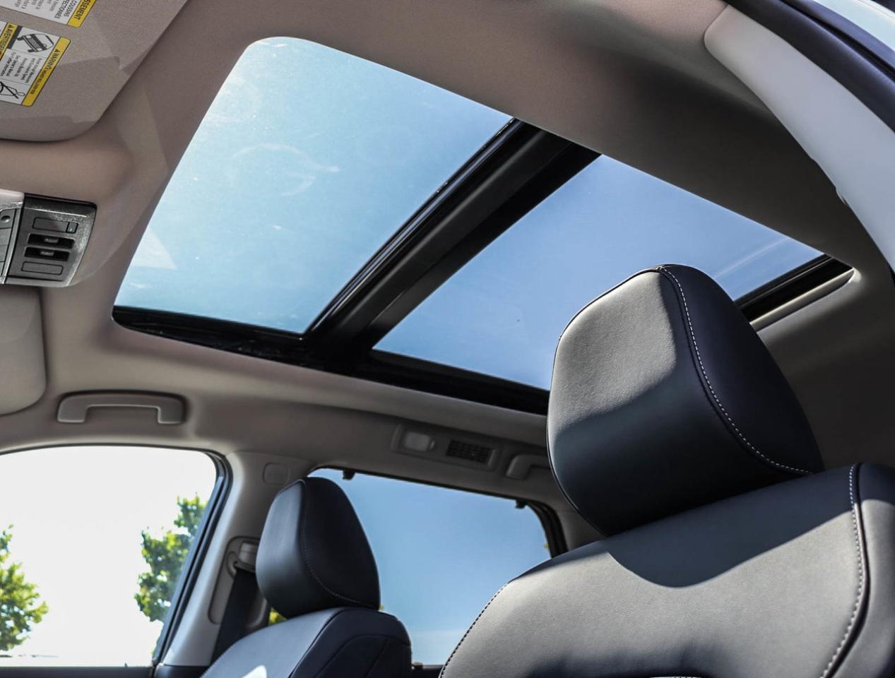 2025 Nissan Pathfinder Platinum Photo