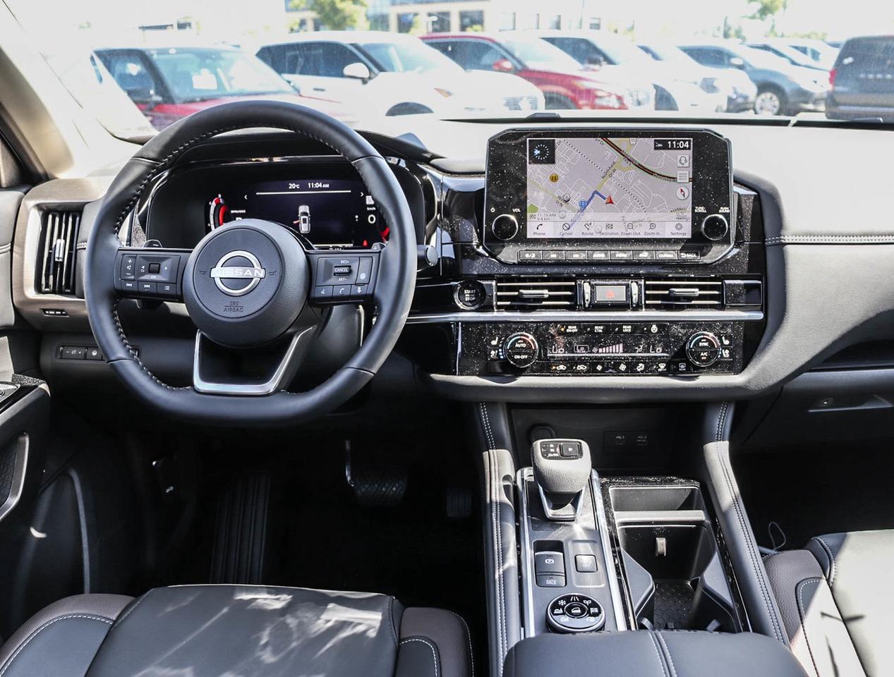 2025 Nissan Pathfinder Platinum Photo