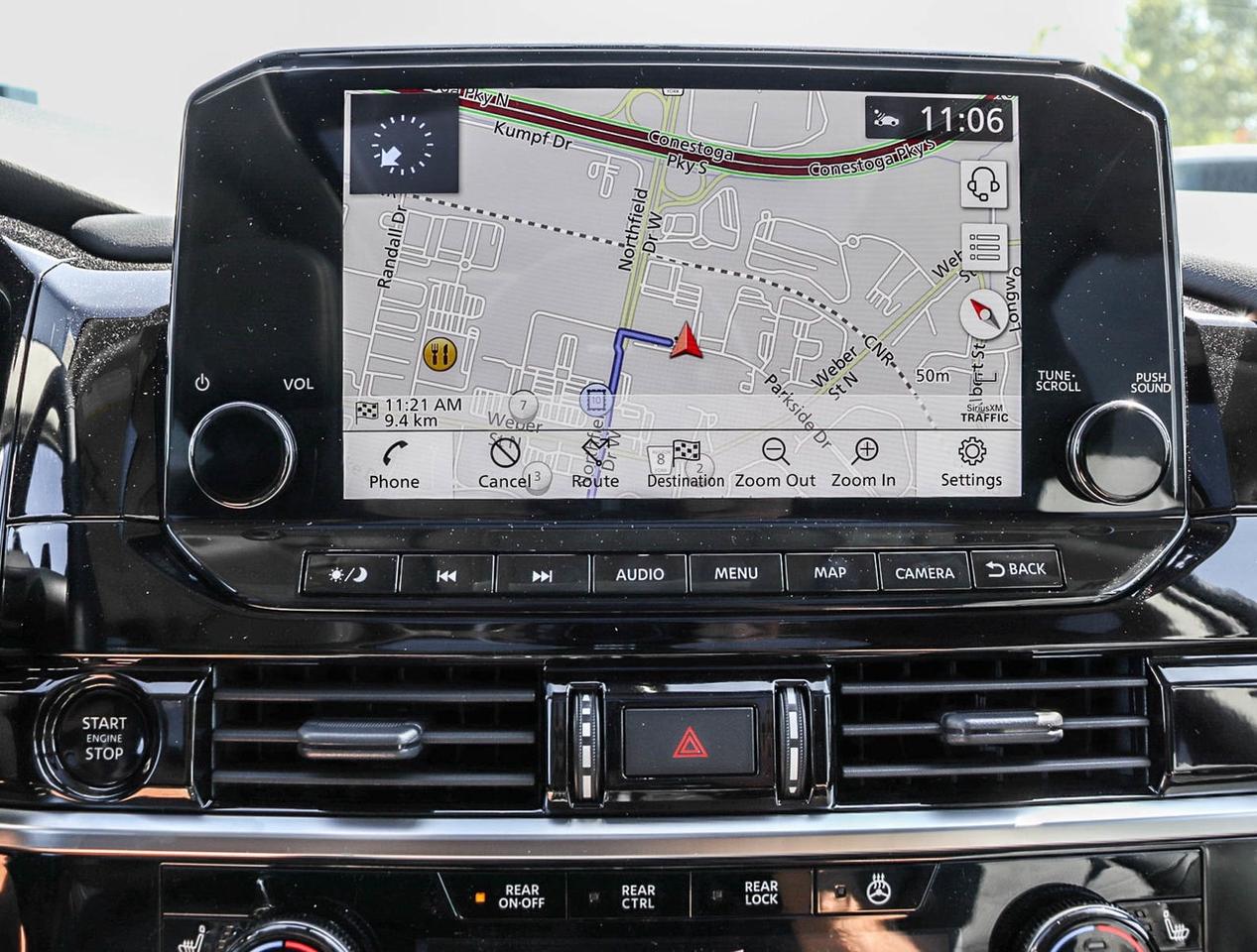 2025 Nissan Pathfinder Platinum Photo