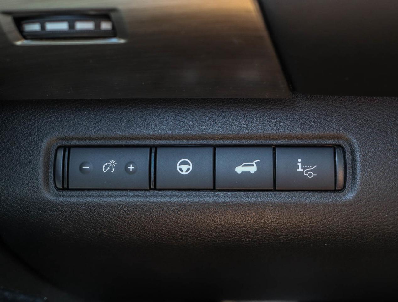 2025 Nissan Pathfinder Platinum Photo