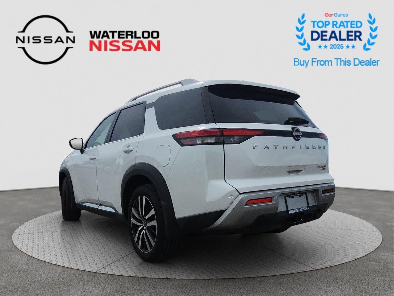 2025 Nissan Pathfinder Platinum Photo2