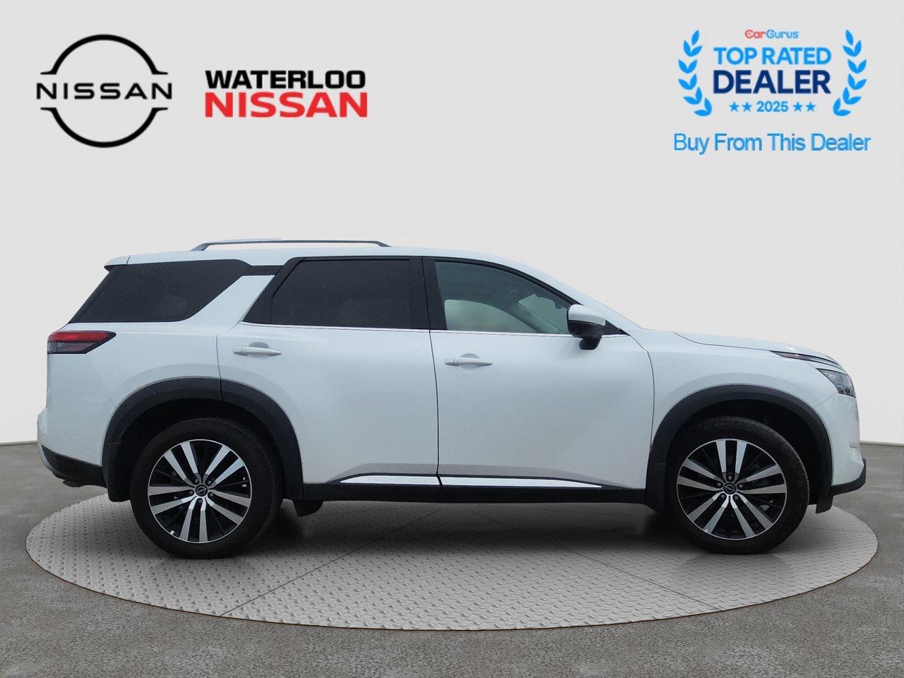 2025 Nissan Pathfinder Platinum Photo
