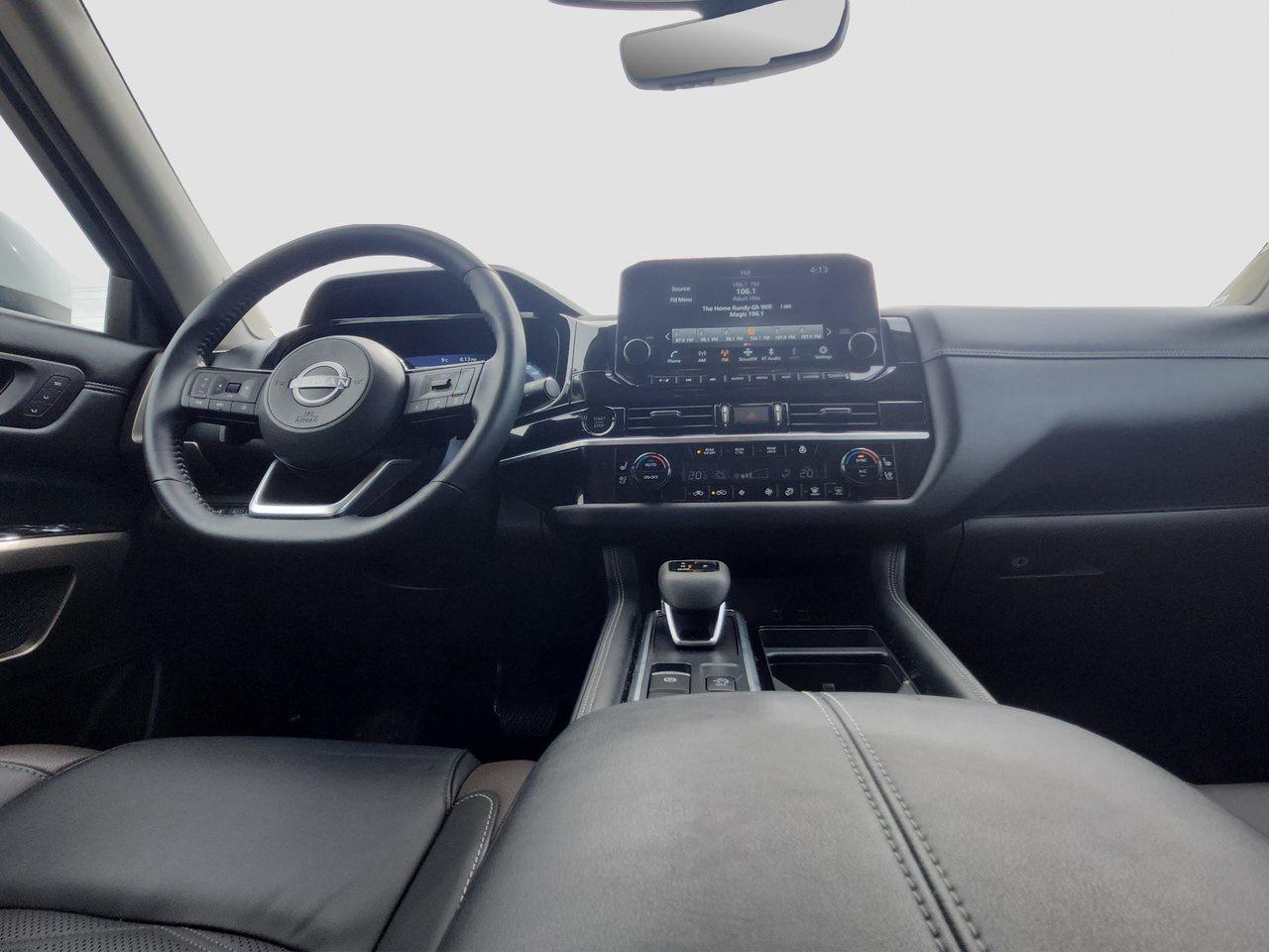 2025 Nissan Pathfinder Platinum Photo