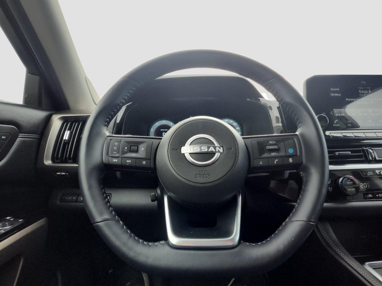 2025 Nissan Pathfinder Platinum Photo