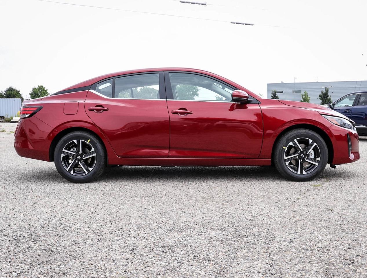 2025 Nissan Sentra SV MOONROOF Photo2