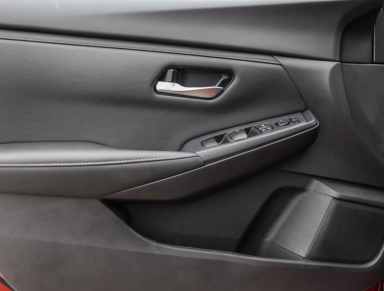 2025 Nissan Sentra SV MOONROOF Photo