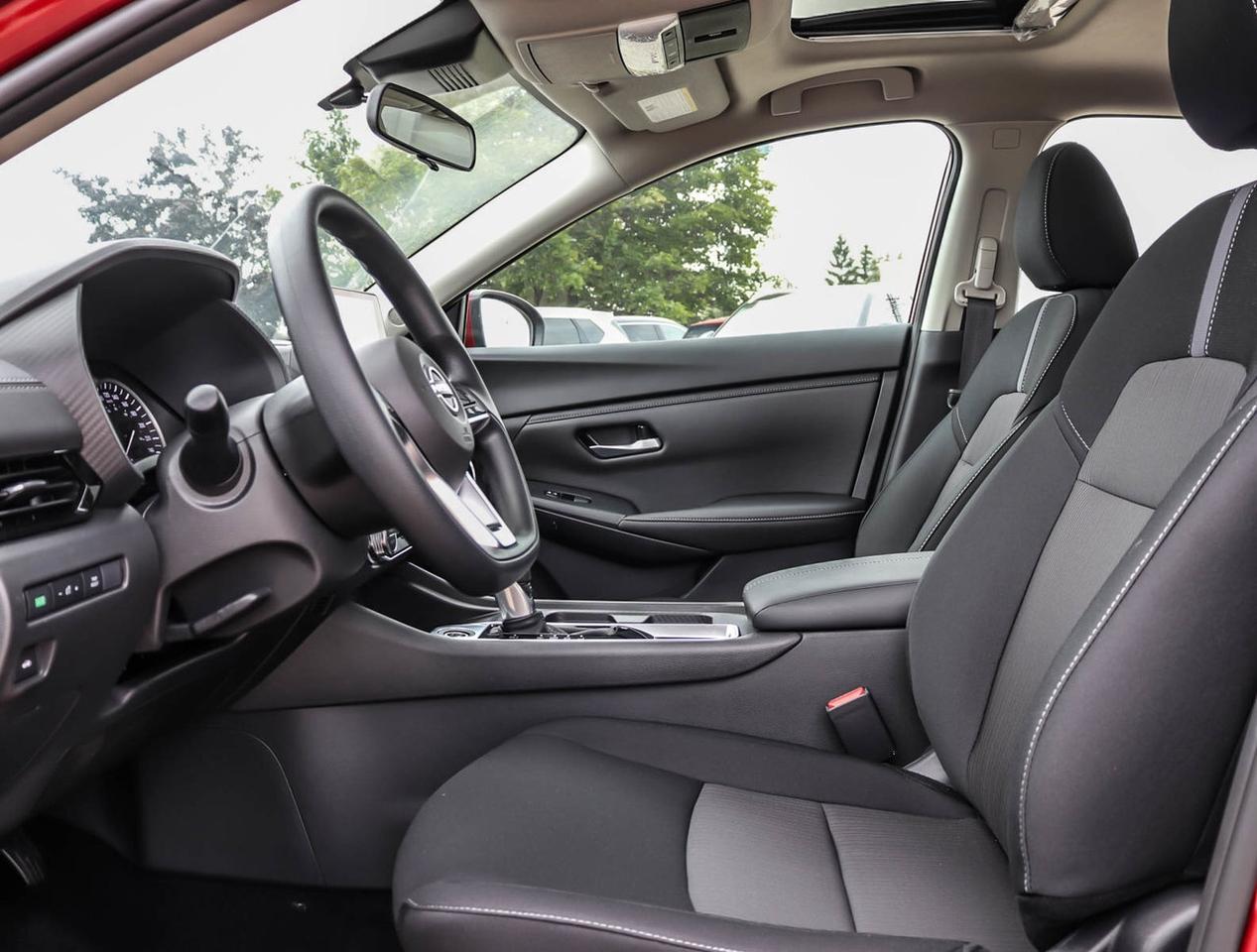 2025 Nissan Sentra SV MOONROOF Photo