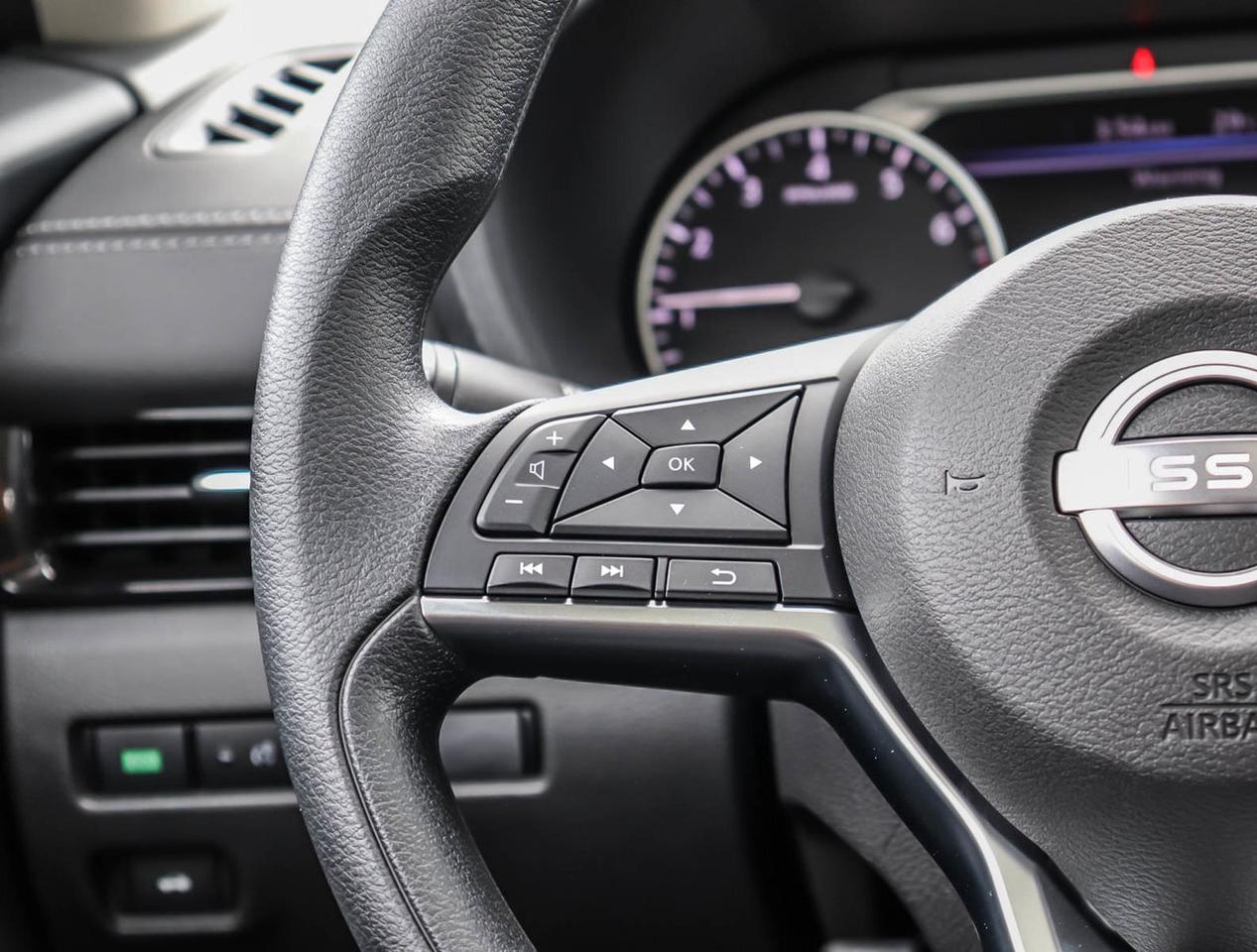 2025 Nissan Sentra SV MOONROOF Photo