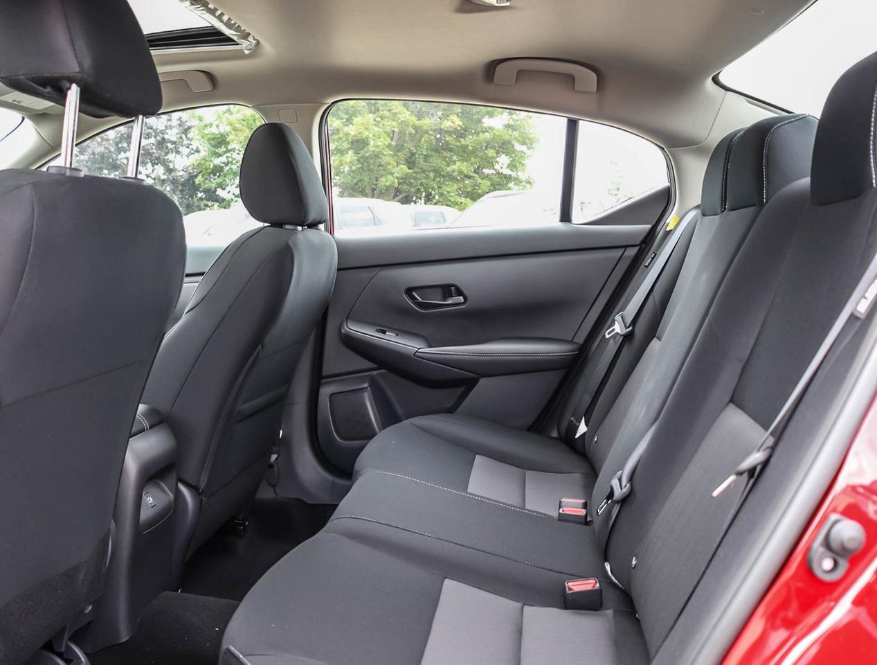 2025 Nissan Sentra SV MOONROOF Photo